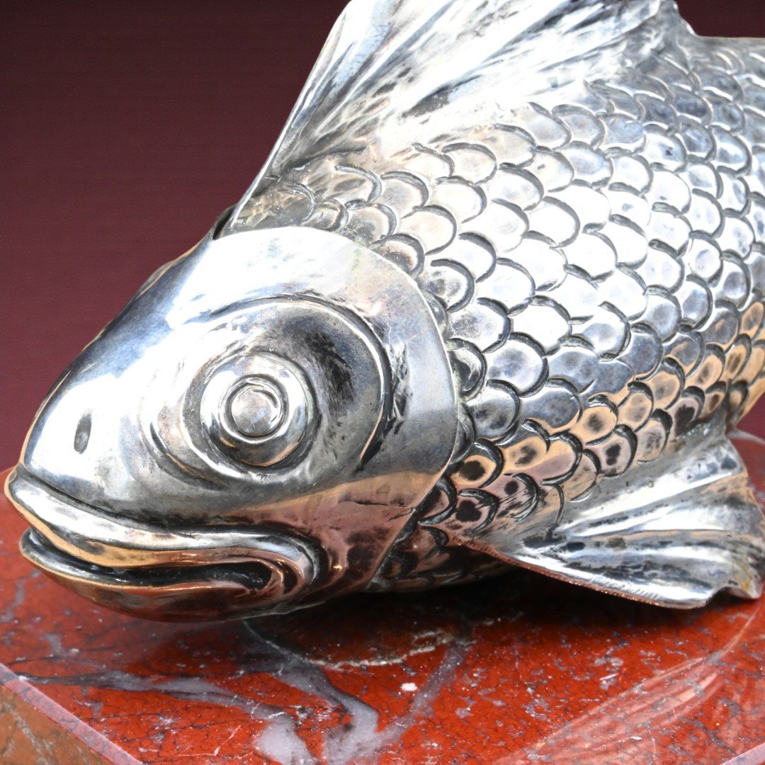 Pesce in Argento su Base in Marmo Rosso - XX Secolo-photo-1